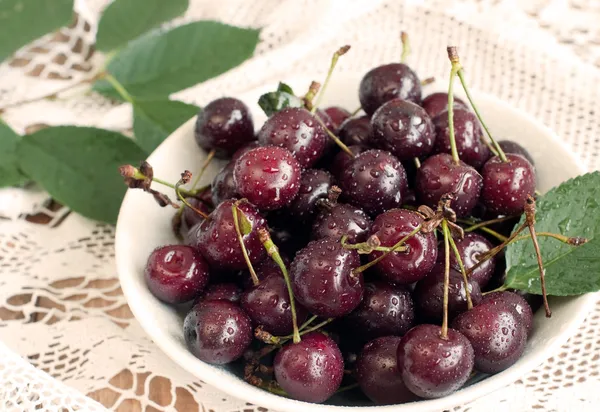 Fresh cherries — Stock Photo, Image