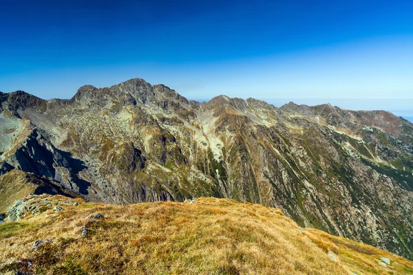 Mountain landscape with blue sky — Stock Photo, Image