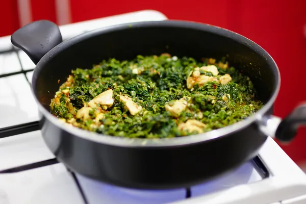 Cooking spinach — Stock Photo, Image