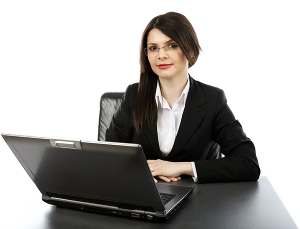 Zakenvrouw met laptop in close-up pose — Stockfoto