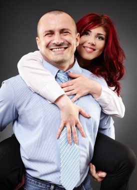 ortağını sırtından taşıyan işadamı