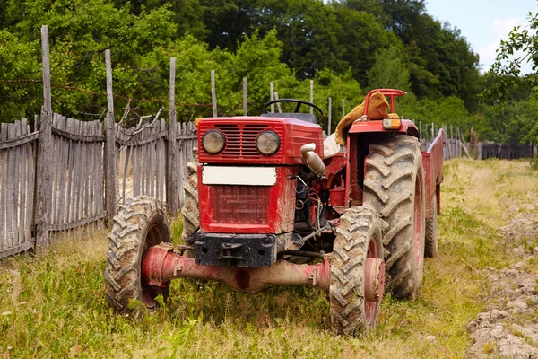 Vecchio trattore — Foto Stock