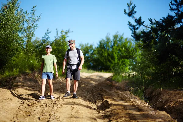 Father and son trekking — Stock Photo, Image