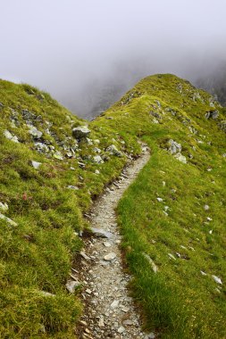 fagaras dağlarında dağ yolu