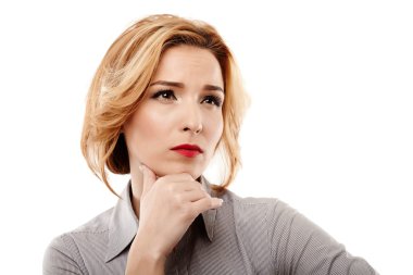 düşünceli işkadını çene üzerinde el ile