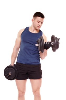 yakışıklı adam dumbell ile çalışma dışarı