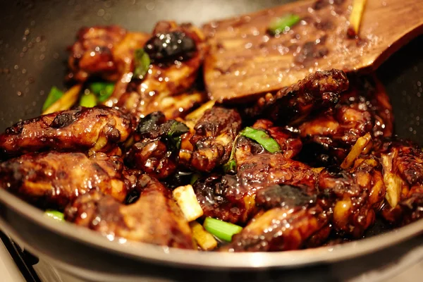 Asian caramel chicken wings — Stock Photo, Image