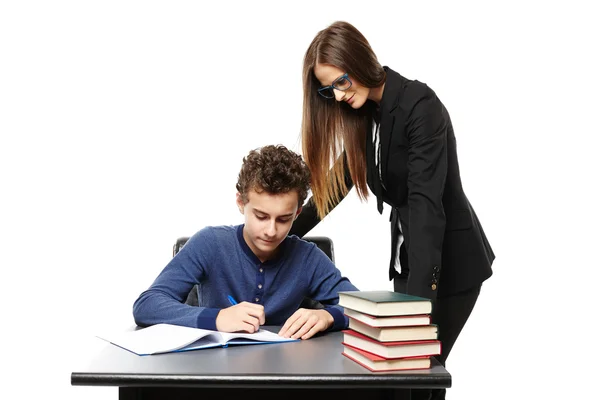 Professor ajudando o aluno a aprender — Fotografia de Stock