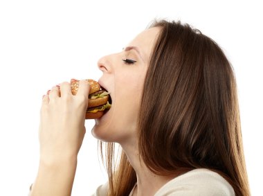 Hamburger yiyen kadın