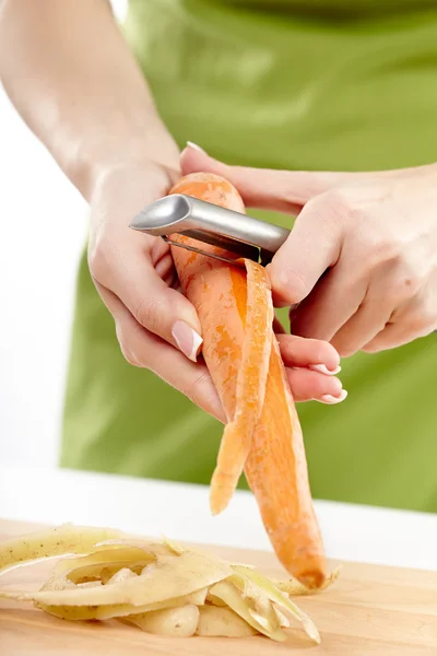 Peeling groenten — Stockfoto
