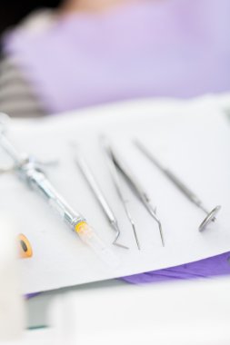 Diş Kliniği, dişçi araçları