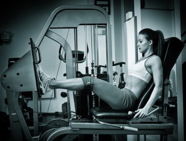 kadın çalışma dörtlü