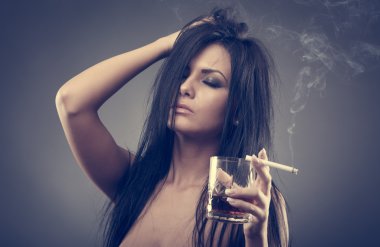 brandy ve sigara ile seksi migren