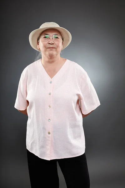 Старшая белая женщина — стоковое фото