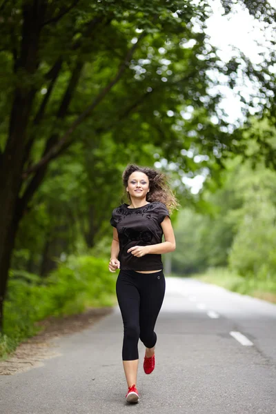 Caucasian woman training — Stock Photo, Image