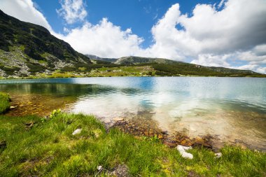 Lake calcescu Romence