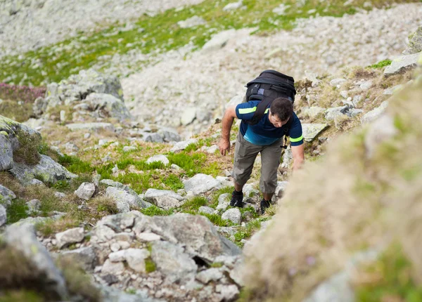 Yalnız hiking — Stok fotoğraf