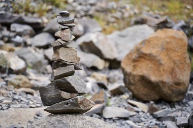 Kuleye yerleştirilmiş Zen taş yığını
