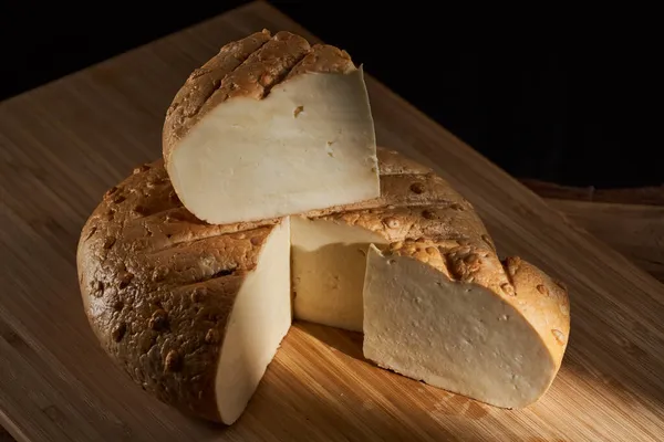 Truckle Matured Cheese Homemade Wooden Board — Stock Photo, Image