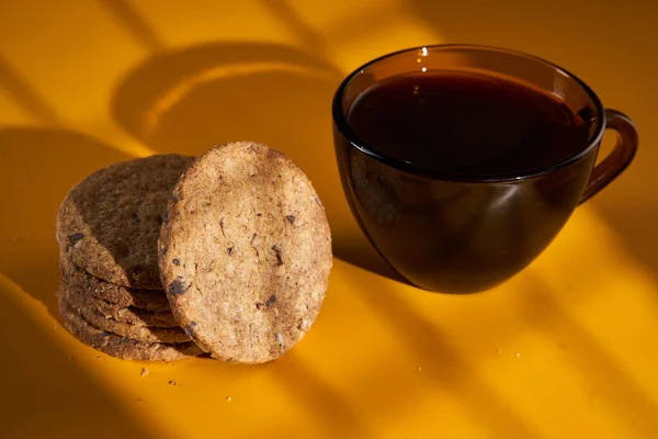 Wholegrain Oat Digestive Biscuits Morning Coffee Window Shadow Yellow Background — Stock Photo, Image