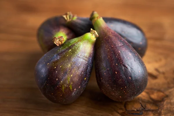 Organic Fresh Figs Wooden Board Studio Closeup — Stock Photo, Image