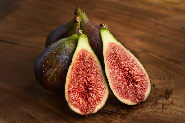 Organic Fresh Figs Wooden Board Studio Closeup — Stock Photo, Image