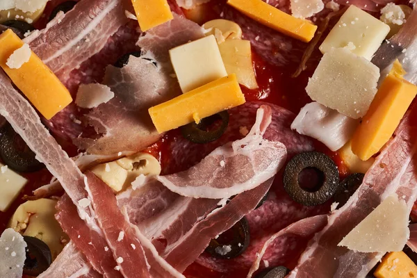 Uncooked Pizza Topping Various Cheddar Cheeses Olives Ham Other Ingredients — Stock Photo, Image
