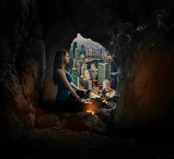 Woman Yoga Pose Meditating Cave Away City Noises — Stock fotografie