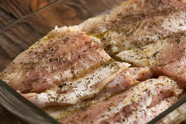 Gekruide Zander Filets Een Glazen Schaal Klaar Oven Gaan — Stockfoto