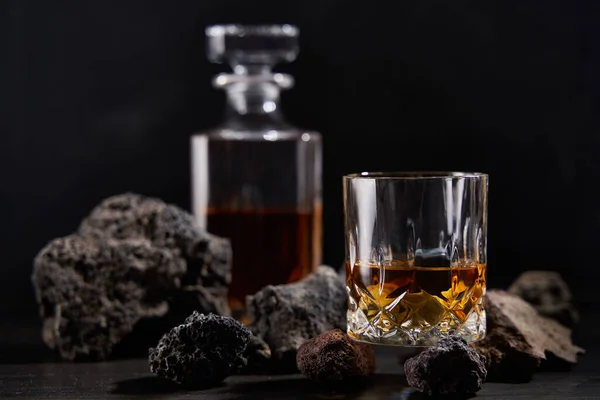 Whisky Met Ijs Een Suggestief Rustiek Decor — Stockfoto