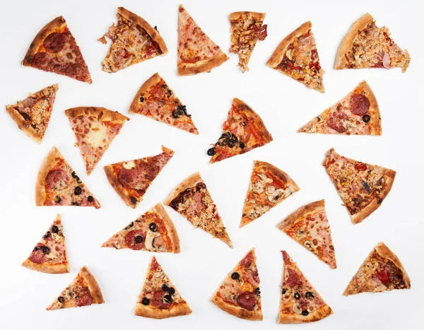 Свіжоспечені Скибочки Піци Ізольовані Білому Тлі — стокове фото