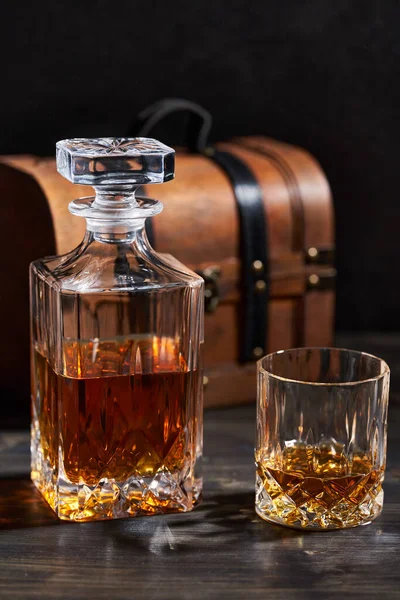 Whiskey Donkere Achtergrond Close Shot — Stockfoto