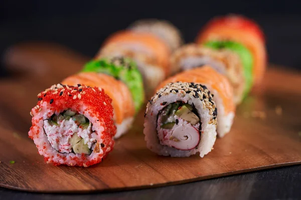 Lahodná Odrůda Čerstvě Připraveného Sushi — Stock fotografie