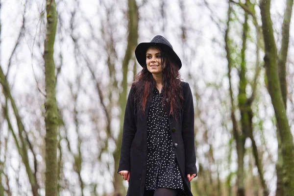 Portrait Beautiful Young Woman Rainy Spring Day Park — Foto Stock