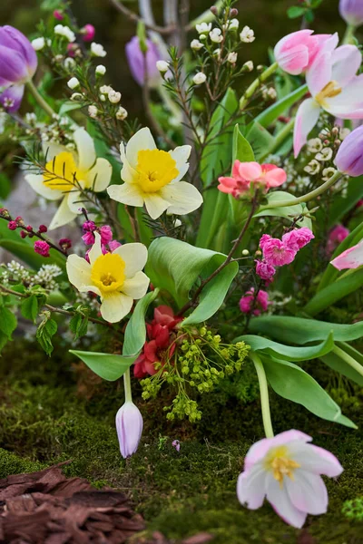 Floral Arrangement Daffodils Tulips Other Flowers Closeup — Stock Photo, Image