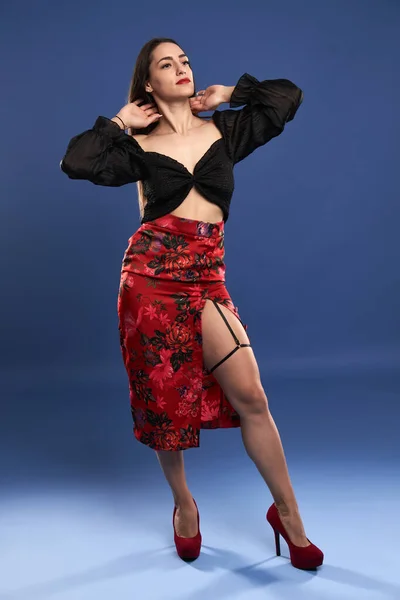 Full Body Beautiful Glamour Model Red Skirt Black Blouse Blue —  Fotos de Stock