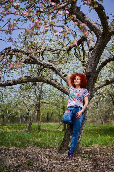 Curly Redhead Farmer Woman Her Apple Garden Full Bloom — Stock fotografie