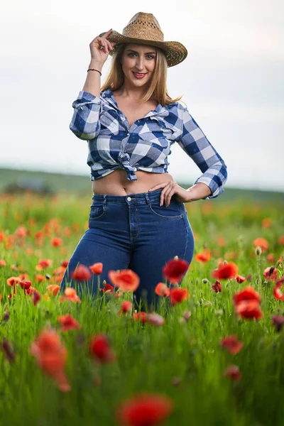 Beautiful Size Farmer Woman Plaid Shirt Jeans Hat Poppy Field — Stock Photo, Image