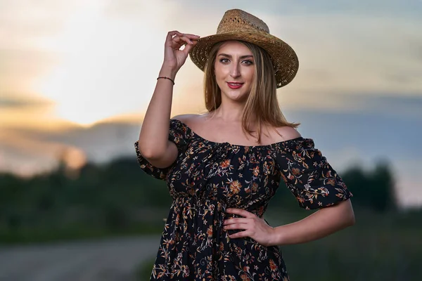 Size Attractive Farmer Woman Floral Dress Straw Hat Rural Road — Stock Photo, Image