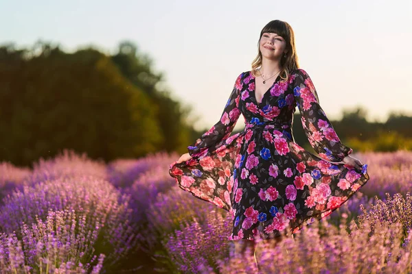 Attractive Young Woman Floral Dress Lavender Field Sunset — Stock Photo, Image