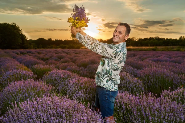 Happy Farmer His Lavender Garden Field Sunset — 图库照片