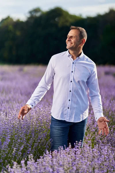 Happy Farmer His Lavender Garden Field Sunset — Photo