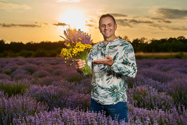 Happy Farmer His Lavender Garden Field Sunset Royalty Free Φωτογραφίες Αρχείου