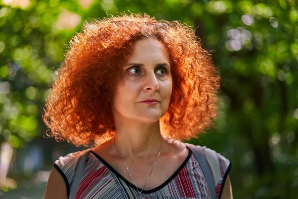 Closeup Portrait Curly Readhead Woman Park — Fotografia de Stock