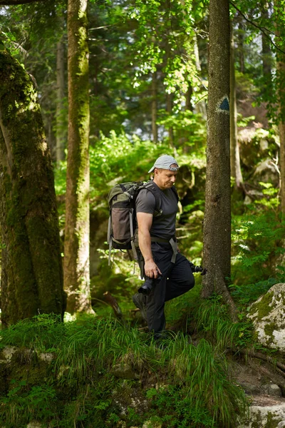 Nature Photographer Camera Hiking His Backpack Trail Mountain Forest — 스톡 사진