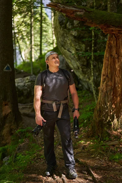 Nature Photographer Camera Hiking His Backpack Trail Mountain Forest — Zdjęcie stockowe