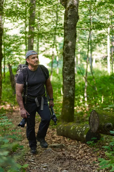 Nature Photographer Camera Hiking His Backpack Trail Mountain Forest — Zdjęcie stockowe