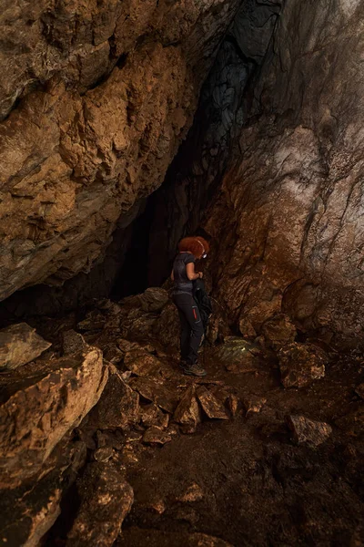 Woman Headtorch Exploring Very Old Cave Beautiful Speleothems — ストック写真
