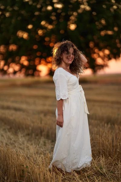 Curly Haired Caucasian Woman Harvested Wheat Field Sunset Portrait Selective — Photo