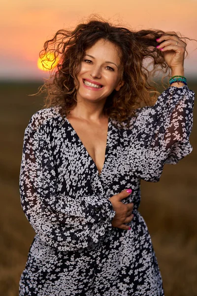 Curly Haired Caucasian Woman Harvested Wheat Field Sunset Portrait Selective — Photo
